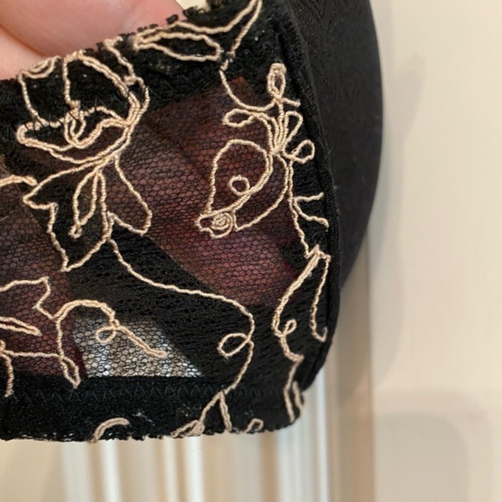 NWOT Piege Lingerie Bra Size 34B in Black with Cream Embroidery - Picture 5 of 10